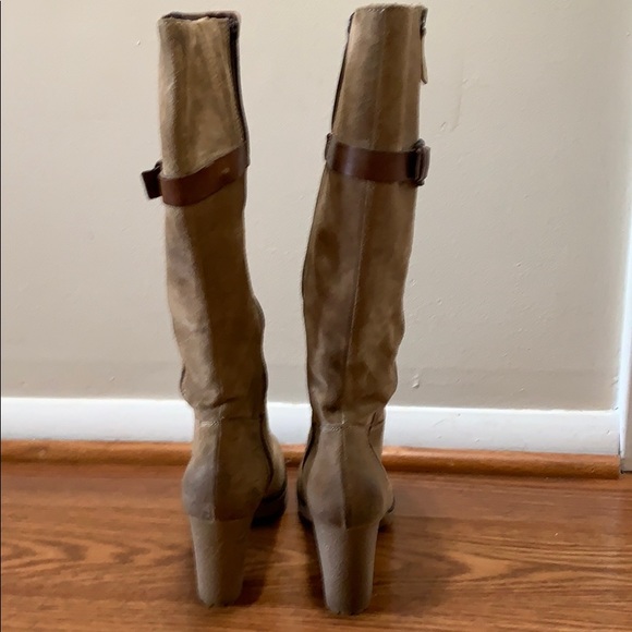 Boots - Picture 3 of 4